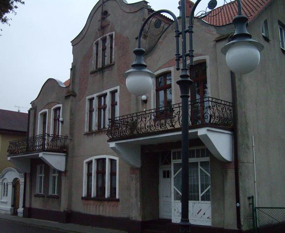 Das Haus an der Środkowa 6 auf einem Foto der kommunalen Gebäudekarte